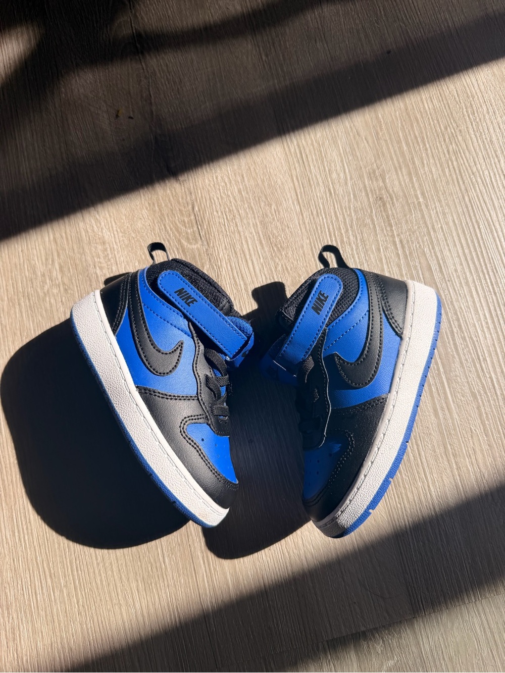 Nike Kids Blue and Black Low-Top Sneakers